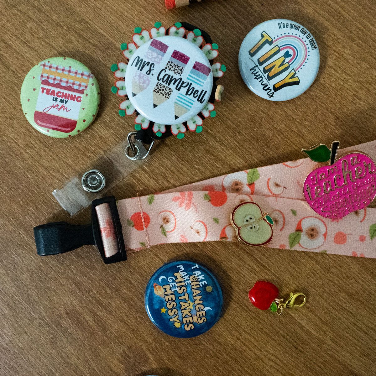 Apple Charm Badge Reel Add-on - - Topperswap